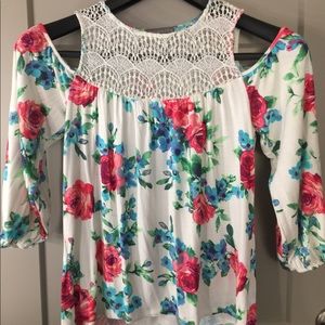 Loveappella Floral Top